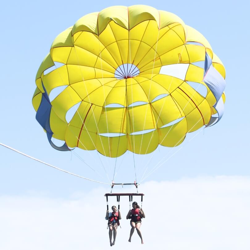 parasailing-na-morzu